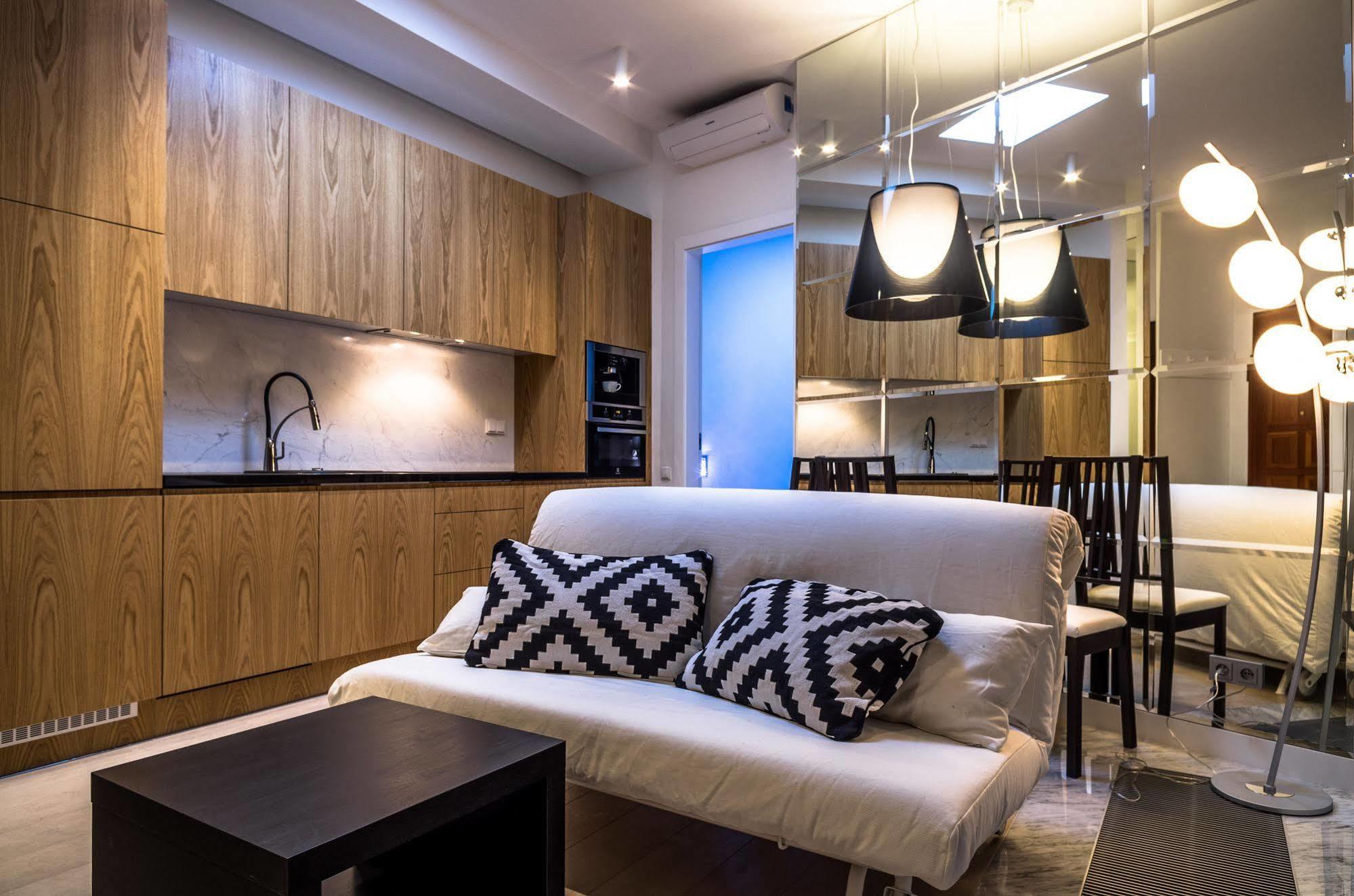 Residence Okolnik Apartments Варшава Экстерьер фото