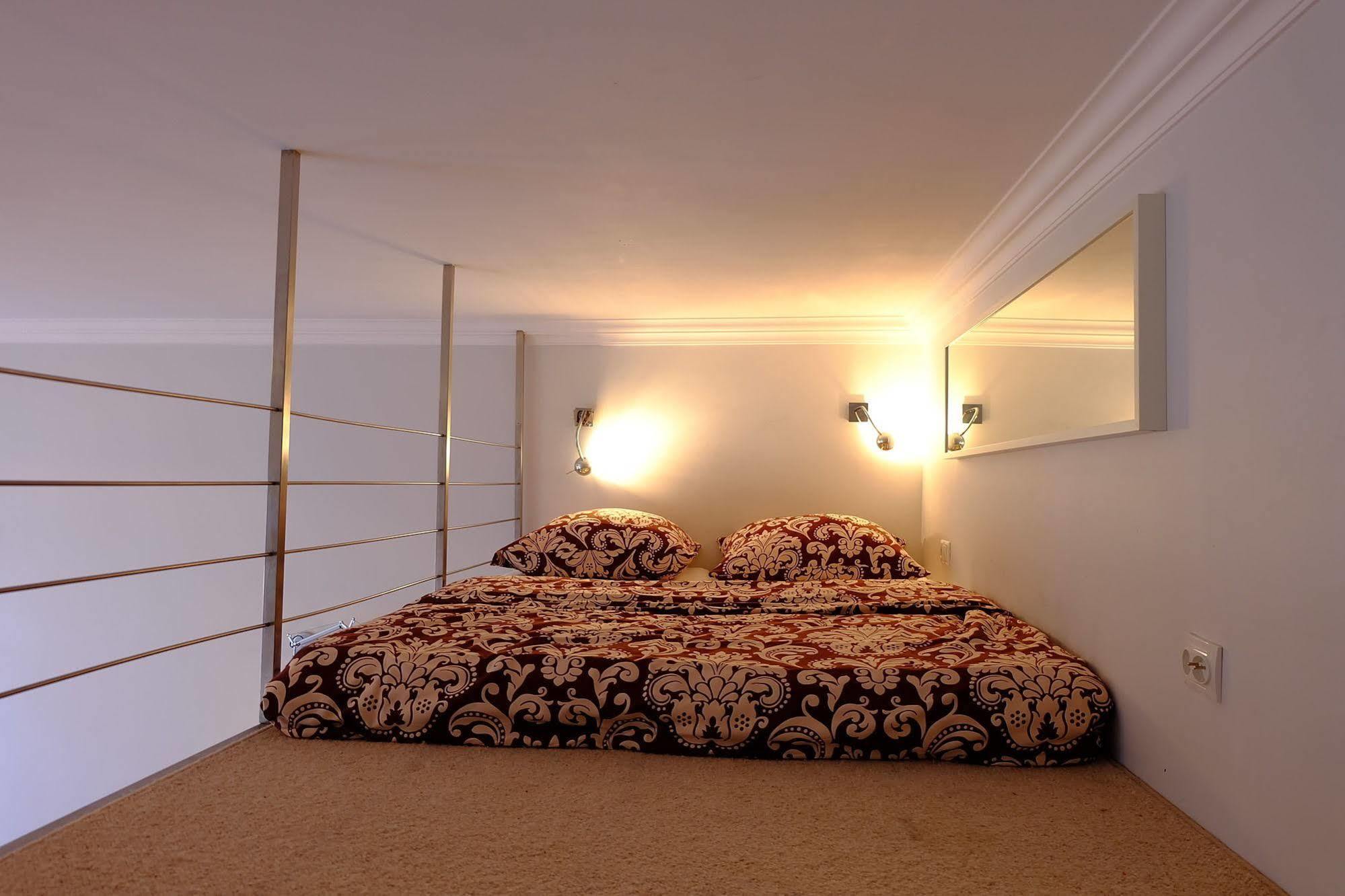 Residence Okolnik Apartments Варшава Экстерьер фото