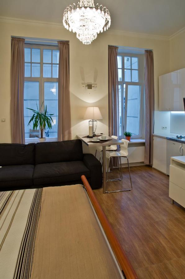 Residence Okolnik Apartments Варшава Экстерьер фото
